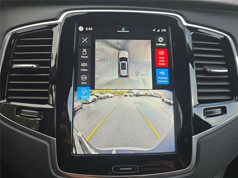 Used 2024 Volvo XC90 B5 Plus w/ Protection Package Premier AWD/4WD image 18