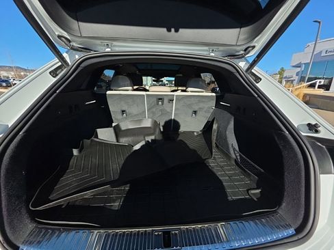 Used 2024 Audi Q8 e-tron Prestige w/ Prestige Package image 21