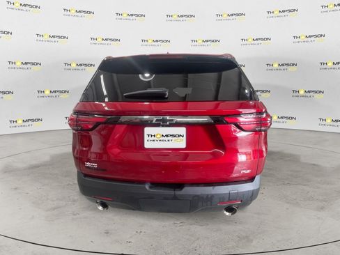 Used 2023 Chevrolet Traverse RS FWD image 4