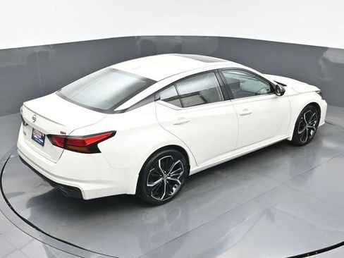 Used 2025 Nissan Altima 2.5 SR w/ SR Premium Package FWD image 33