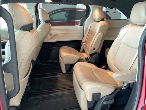 Used 2024 Toyota Sienna Limited AWD/4WD image 13