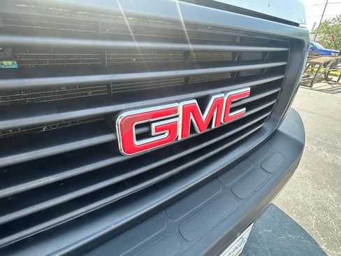 Used 2021 GMC Savana 3500 Extended w/ Power Convenience Package RWD image 26