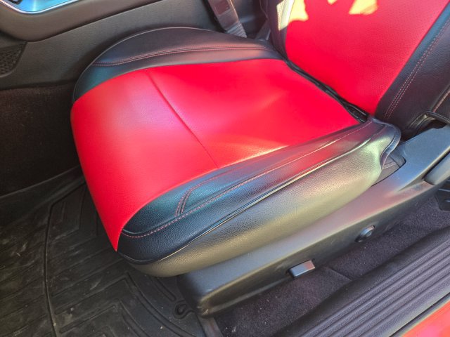 Used 2016 Dodge Challenger R/T w/ Sound Group RWD image 10