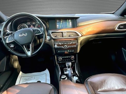 Used 2018 INFINITI QX30 Premium w/ Technology Package AWD/4WD image 7