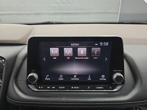 Used 2021 Nissan Rogue SV image 32