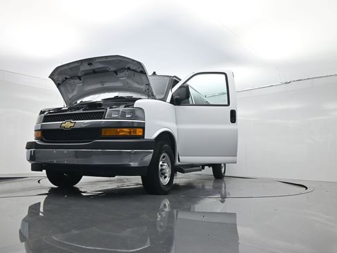 Used 2023 Chevrolet Express 3500 LT w/ LT Preferred Equipment Group RWD image 29