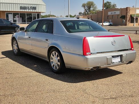 Used 2008 Cadillac DTS FWD image 3