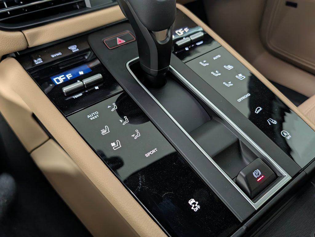 New 2026 Porsche Macan AWD/4WD image 34