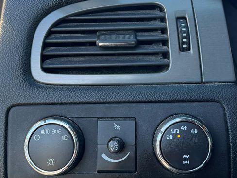 Used 2008 Chevrolet Avalanche LS image 16