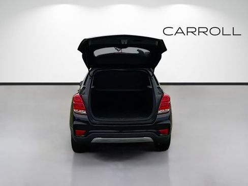Used 2021 Chevrolet Trax LT w/ LT Convenience Package FWD image 12