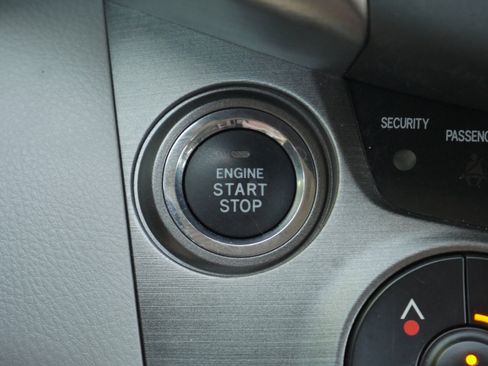 Used 2009 Toyota RAV4 Limited AWD/4WD image 10