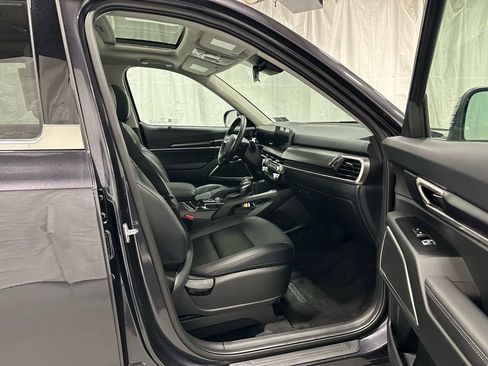 Used 2025 Kia Telluride S image 54