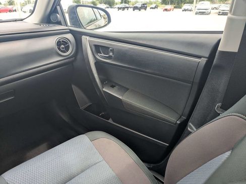 Used 2019 Toyota Corolla LE FWD image 15