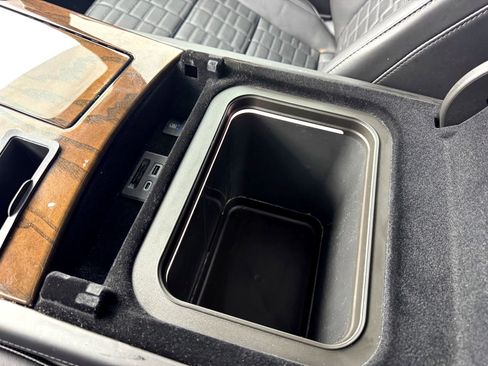 Used 2024 Cadillac Escalade ESV Sport Platinum w/ LPO, ONYX Package image 35