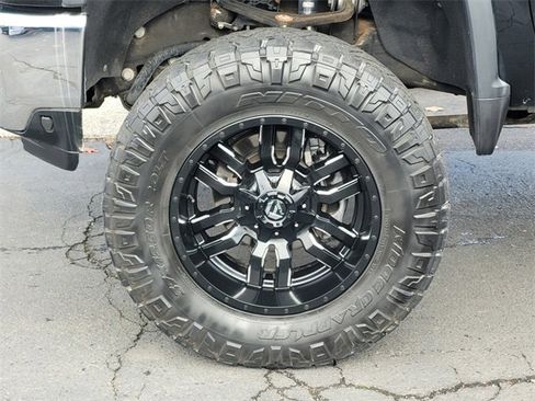 Used 2020 Chevrolet Silverado 3500 LTZ w/ LTZ Convenience Package image 11