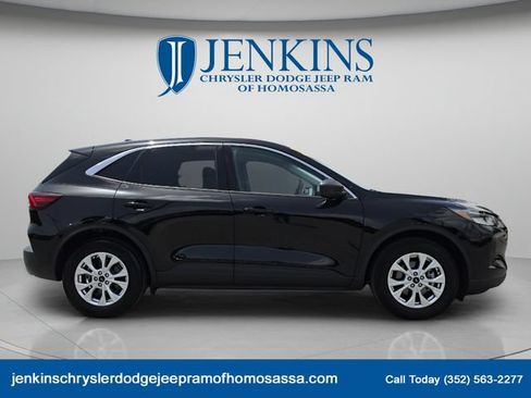 Used 2024 Ford Escape Active w/ Tech Pack #1 FWD image 3