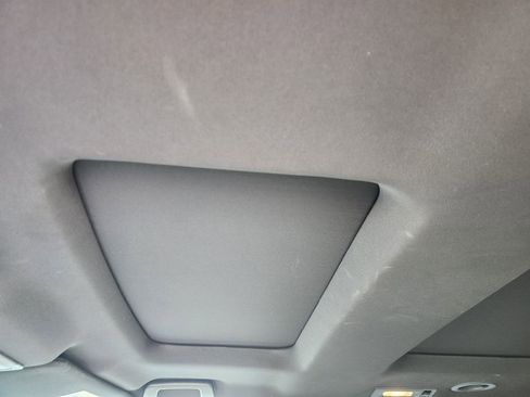 Used 2017 Ford Explorer Limited image 25