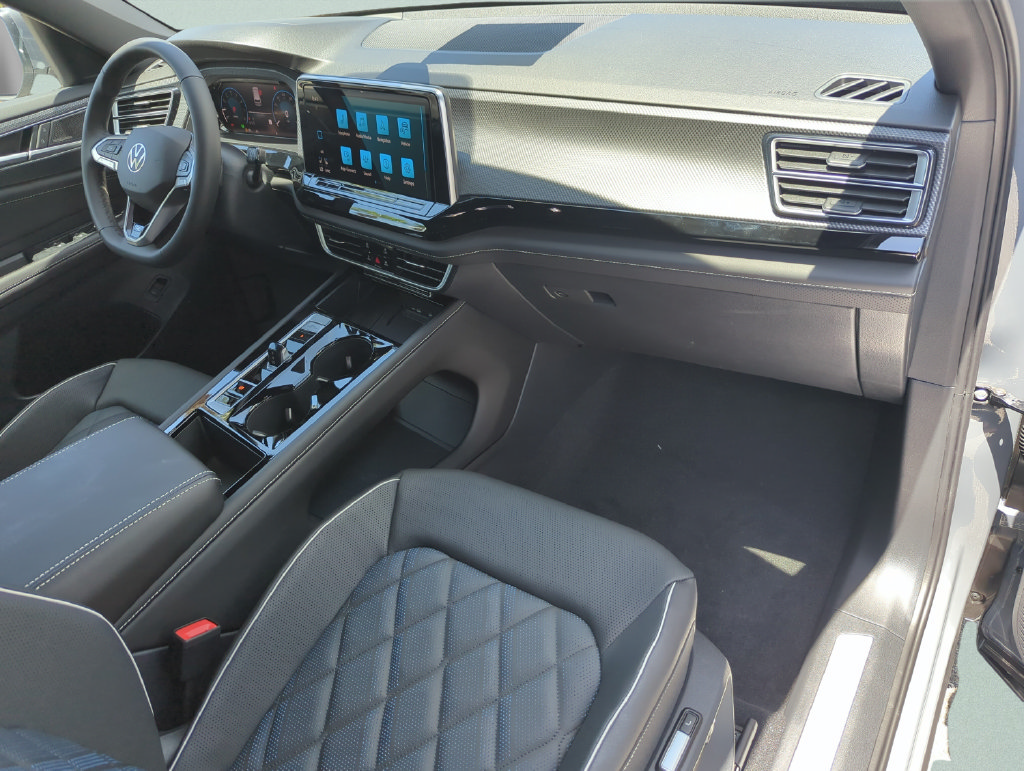 New 2026 Volkswagen Atlas Cross Sport SEL Premium R-Line AWD/4WD image 23