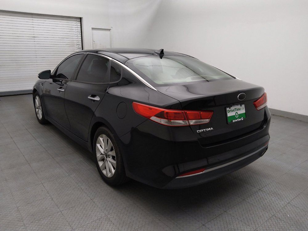 Used 2018 Kia Optima LX w/ 17" Alloy Wheels Package FWD image 5