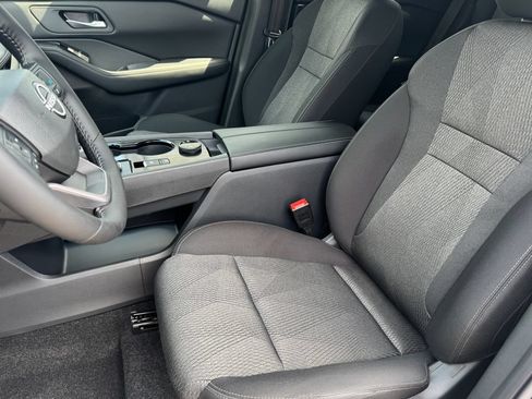 Certified 2026 Nissan Rogue SV AWD/4WD image 6