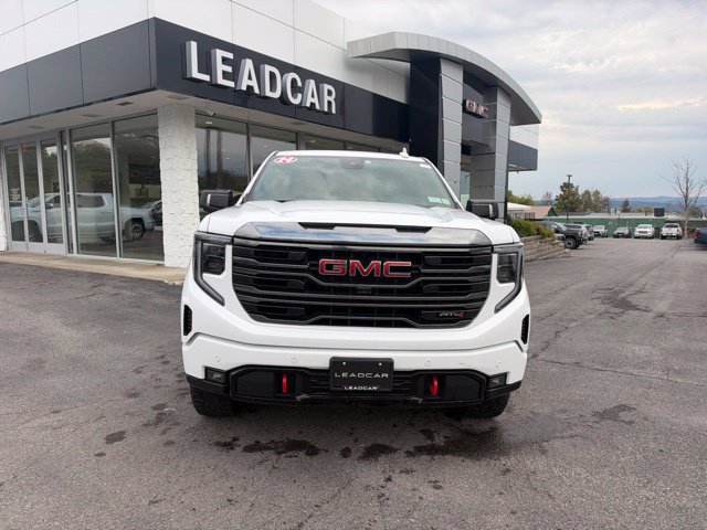 Used 2024 GMC Sierra 1500 AT4 w/ Technology Package AWD/4WD image 8