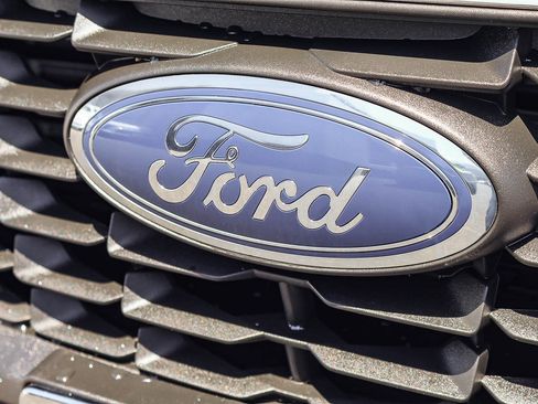 Used 2025 Ford Escape SE FWD image 26