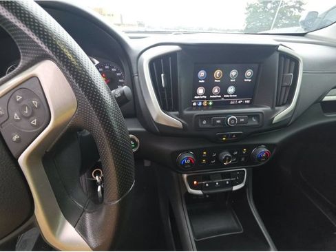 Used 2022 GMC Terrain SLE w/ Driver Convenience Package FWD image 25