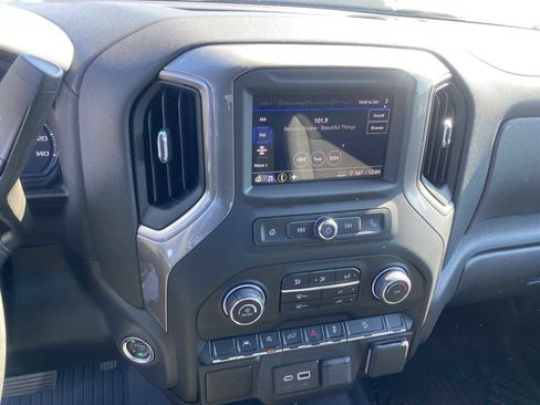 Used 2025 Chevrolet Silverado 1500 Custom Trail Boss AWD/4WD image 30