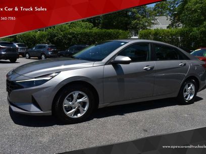 Used 2023 Hyundai Elantra SE