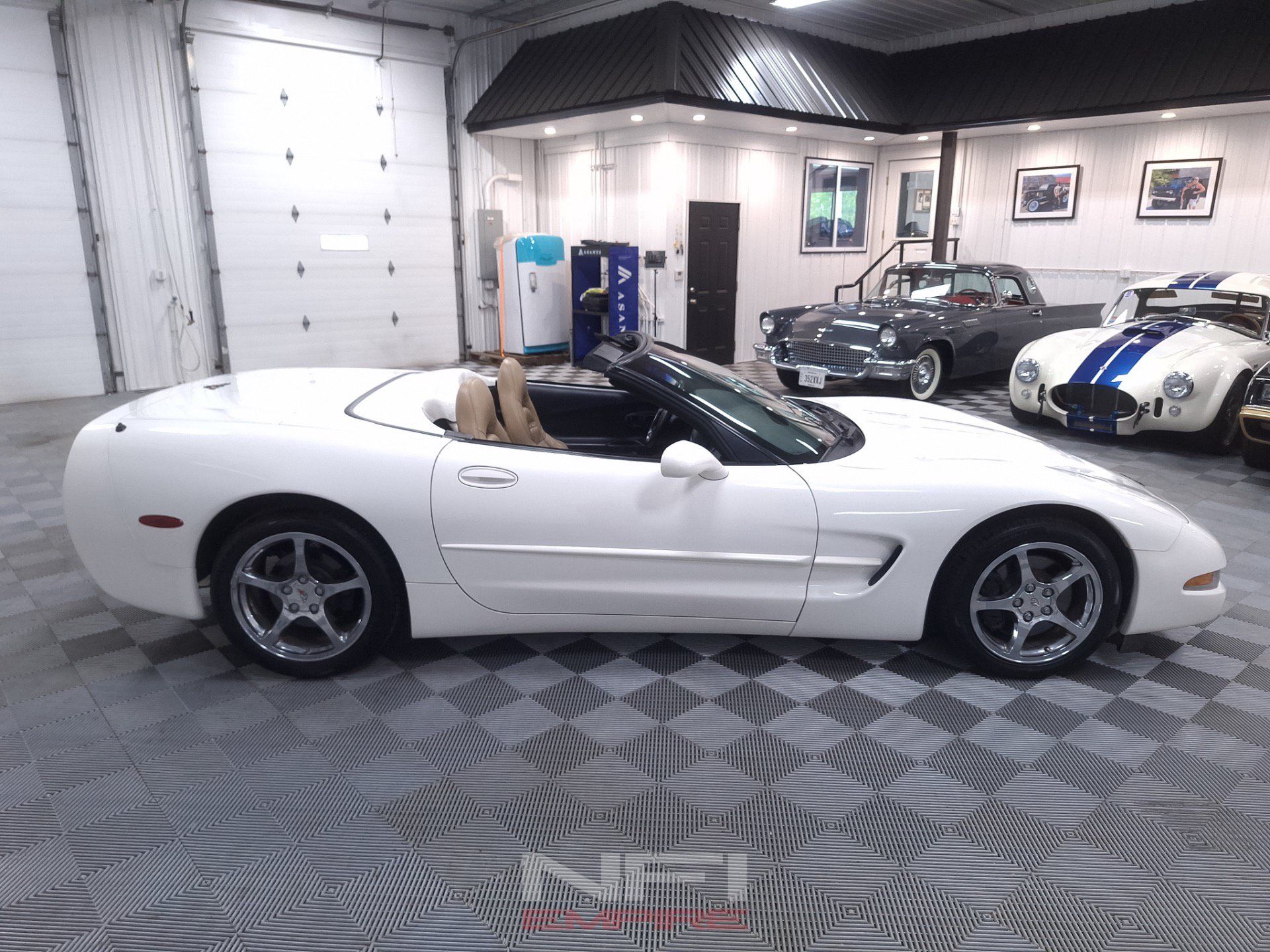 Used 2001 Chevrolet Corvette Convertible w/ Preferred Equipment Group2 RWD image 11