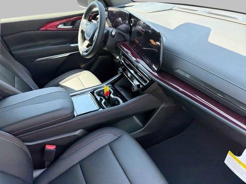 New 2026 Chevrolet Traverse Z71 w/ Driver Confidence Package AWD/4WD image 10