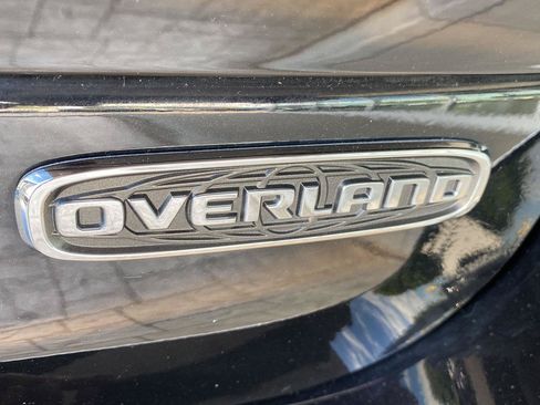 Used 2021 Jeep Grand Cherokee L Overland w/ Luxury Tech Group IV AWD/4WD image 9