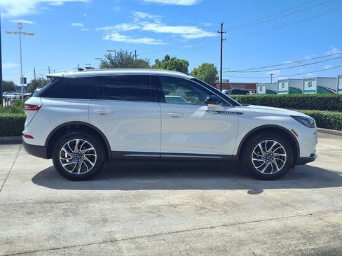 Used 2020 Lincoln Corsair FWD w/ Equipment Group 101A image 8