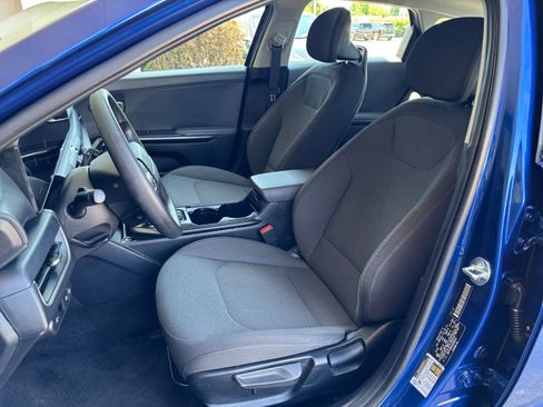 Used 2025 Kia K4 FWD image 36