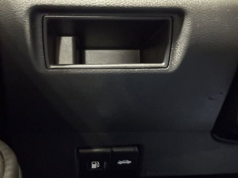 Used 2021 Nissan Versa SV image 18