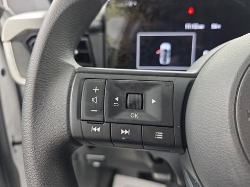 Used 2025 Nissan Kicks SV image 36