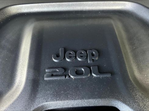 Used 2024 Jeep Wrangler Sahara image 28