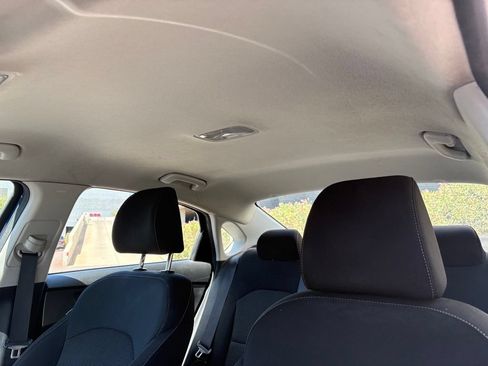 Used 2019 Kia Forte LXS FWD image 8
