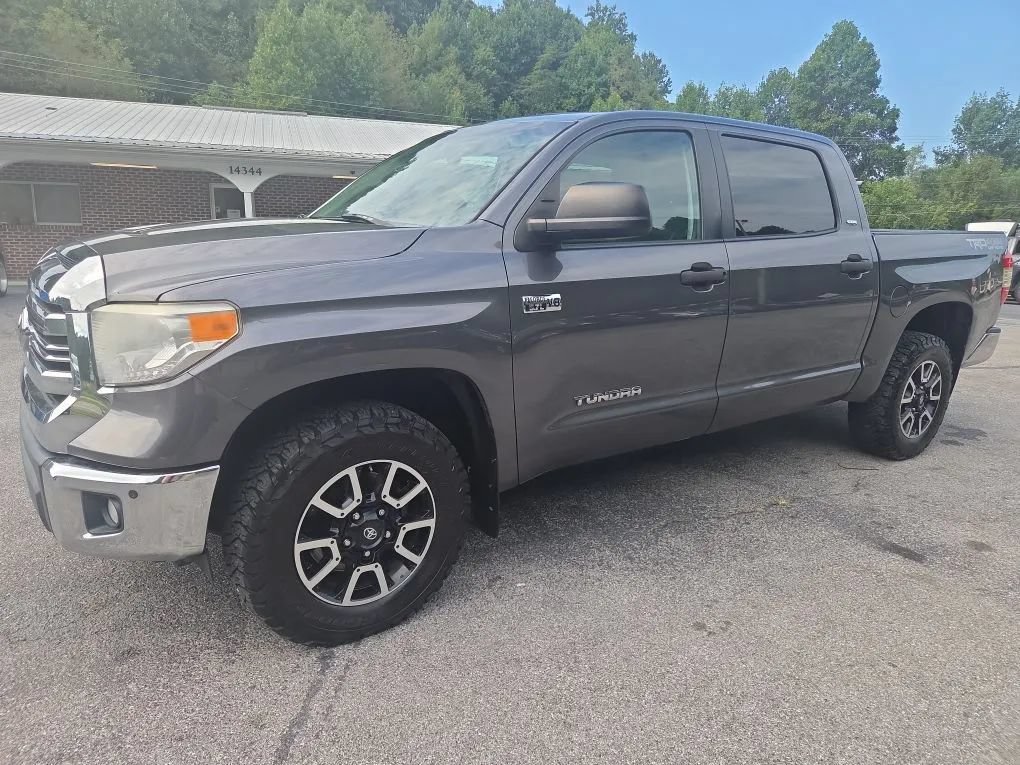 Used 2017 Toyota Tundra SR5 AWD/4WD image 1