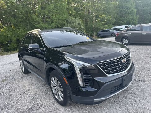 Used 2022 Cadillac XT4 Premium Luxury w/ Safety Alert Package AWD/4WD image 2