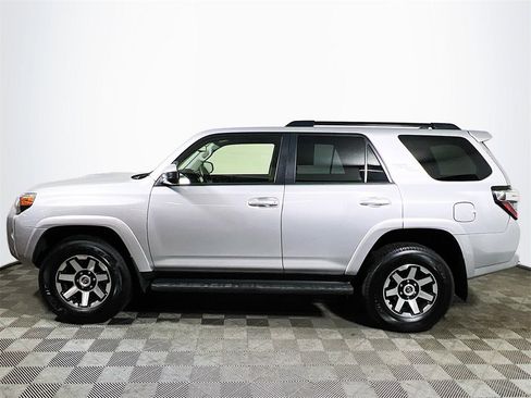 Certified 2024 Toyota 4Runner TRD Off-Road image 5