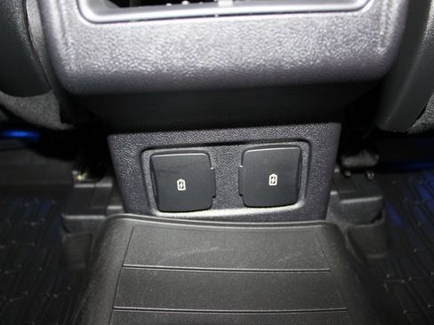 Used 2023 Lincoln Corsair Reserve AWD/4WD image 27