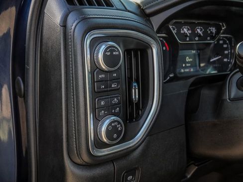 Used 2021 GMC Sierra 1500 Elevation w/ Preferred Package image 29