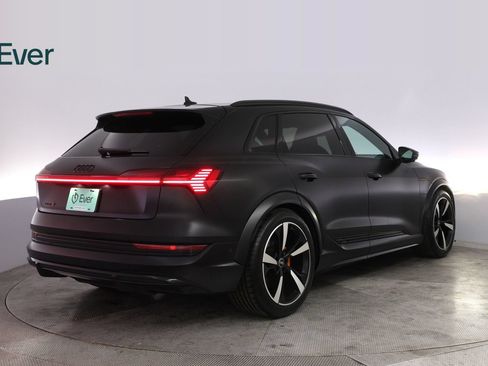 Used 2022 Audi e-tron S Premium Plus AWD/4WD image 3
