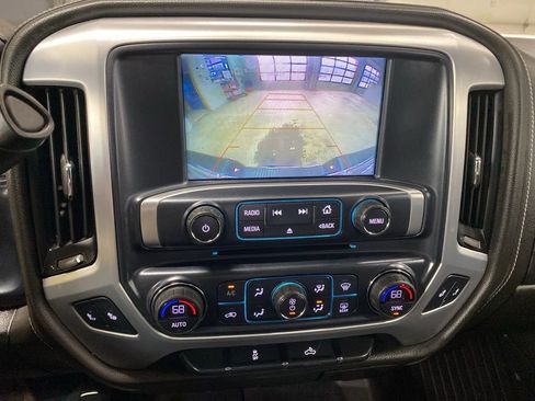 Used 2018 GMC Sierra 1500 SLE w/ SLE Value Package AWD/4WD image 8