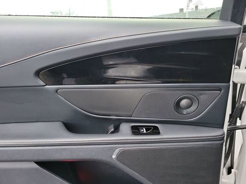 Certified 2024 Lincoln Nautilus Reserve w/ Equipment Group 202A image 14