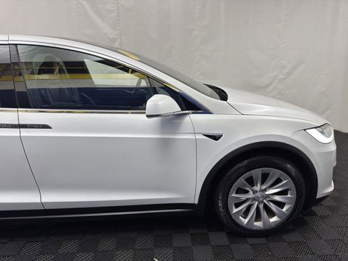 Used 2020 Tesla Model X Long Range image 12