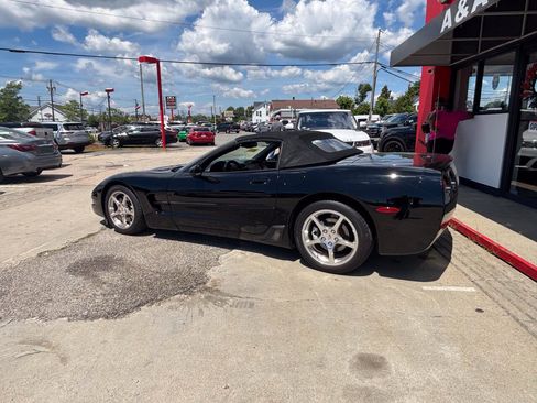 Used 2001 Chevrolet Corvette Convertible RWD image 11