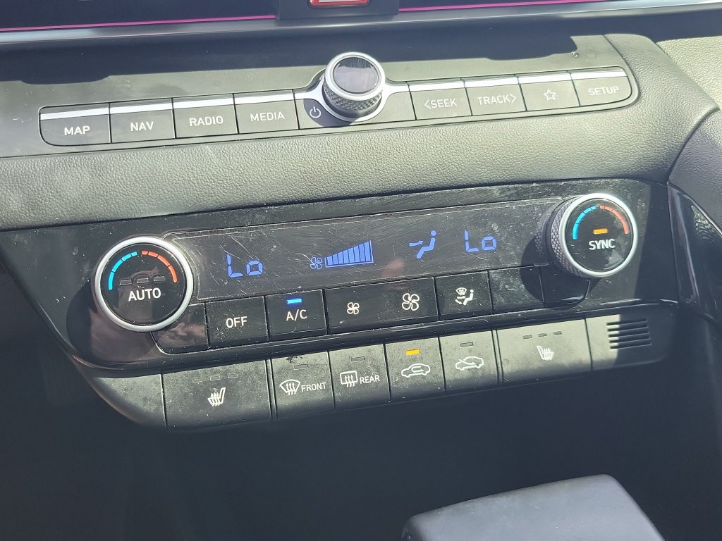 Used 2024 Hyundai Elantra SEL w/ Convenience Package FWD image 27