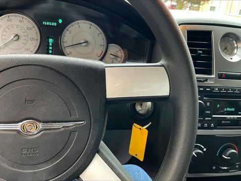 Used 2007 Chrysler 300 image 12